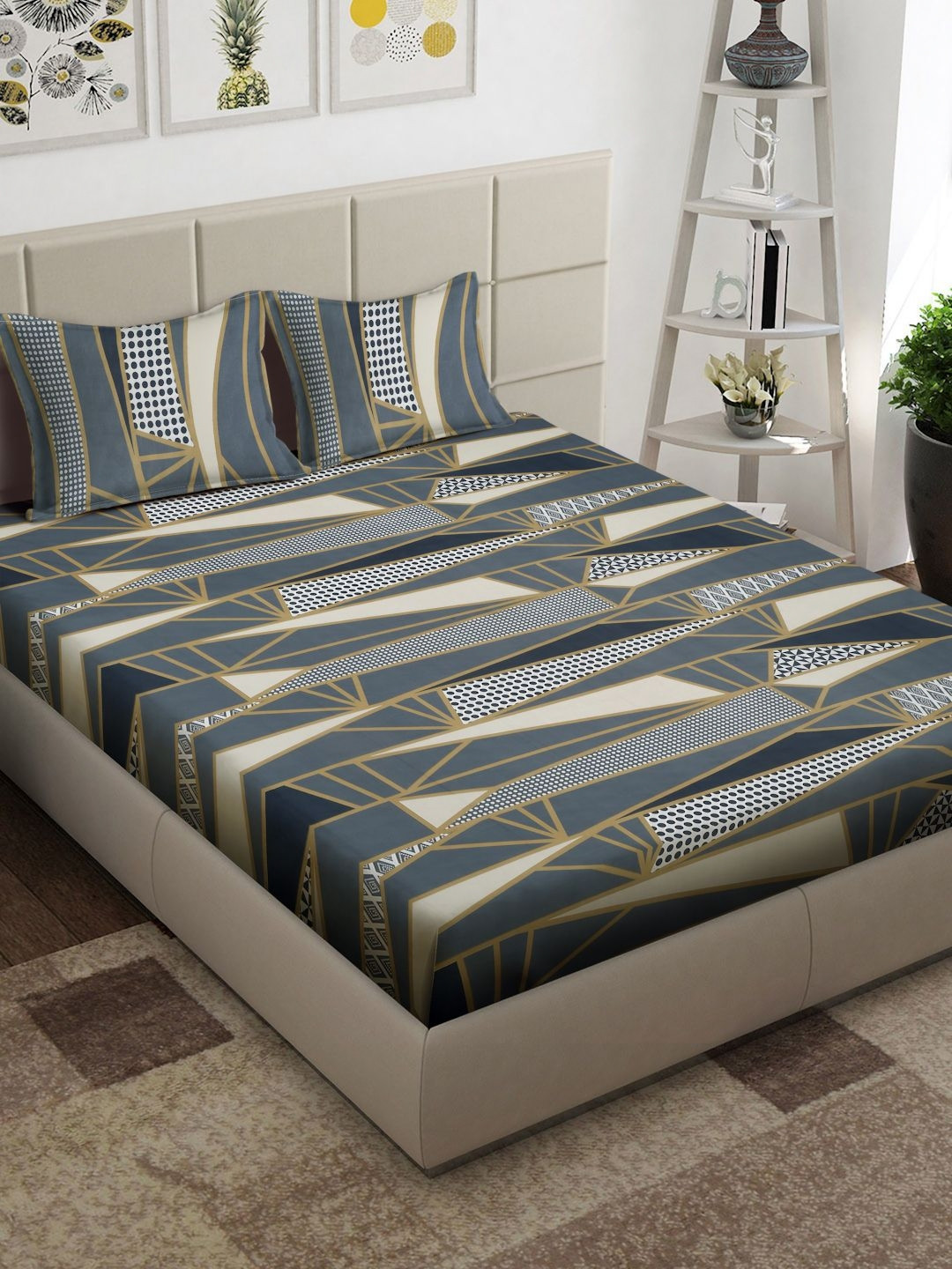 

Arrabi Grey & Brown Geometric 300 TC King Bedsheet with 2 Pillow Covers