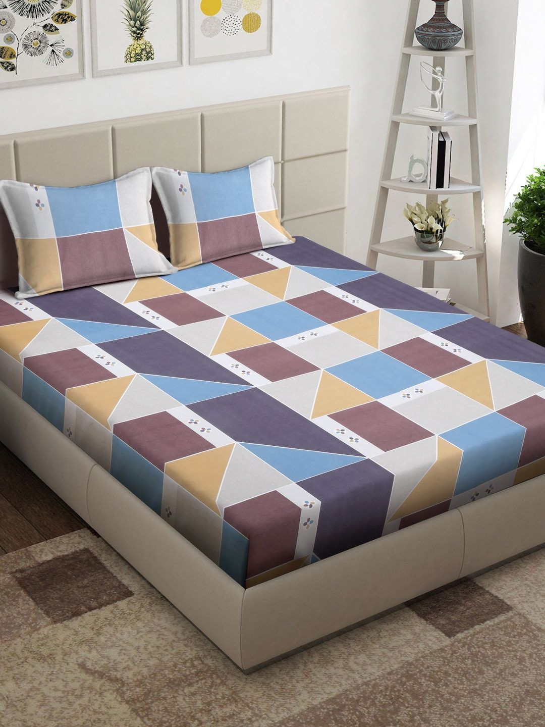 

Arrabi White & Blue Geometric 300 TC King Bedsheet with 2 Pillow Covers