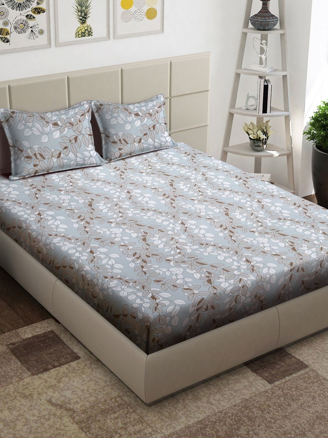 Arrabi Grey & White Floral Printed 300 TC King Bedsheet With 2 Pillow Covers