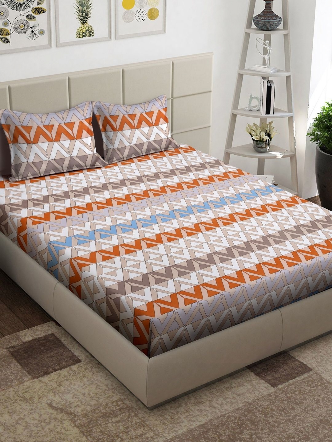 

Arrabi Brown & White Geometric Printed 300 TC King Bedsheet With 2 Pillow Covers