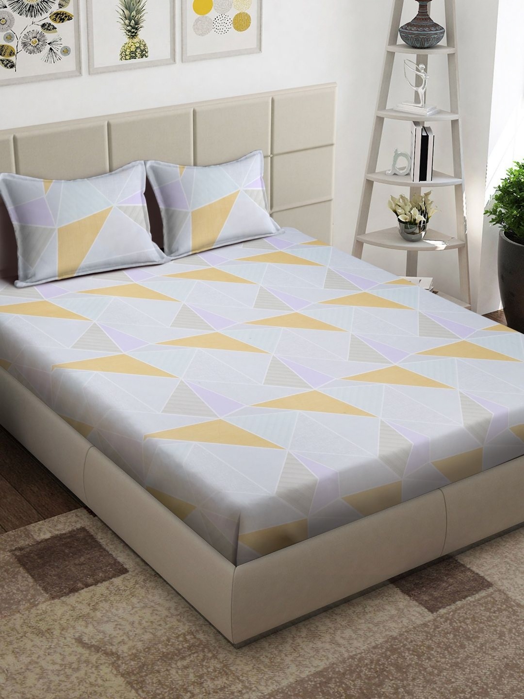 Arrabi White & Yellow Geometric Printed 300 TC King Bedsheet With 2 Pillow Covers