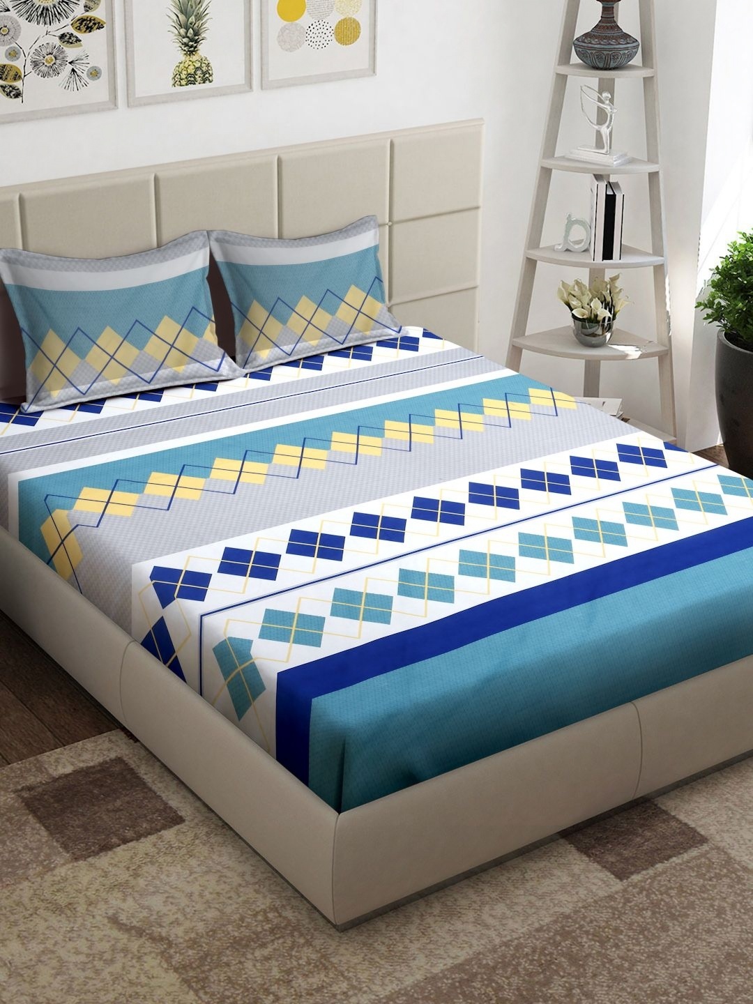 

Arrabi White & Yellow Geometric Printed 300 TC King Bedsheet With 2 Pillow Covers