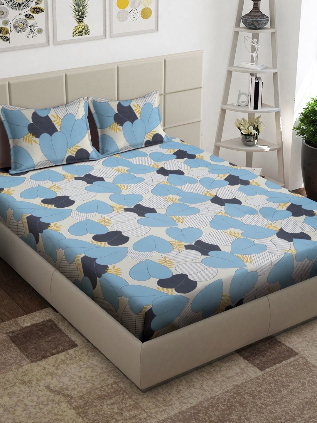 

Arrabi Blue & Cream Geometric Printed 300 TC King Bedsheet With 2 Pillow Covers