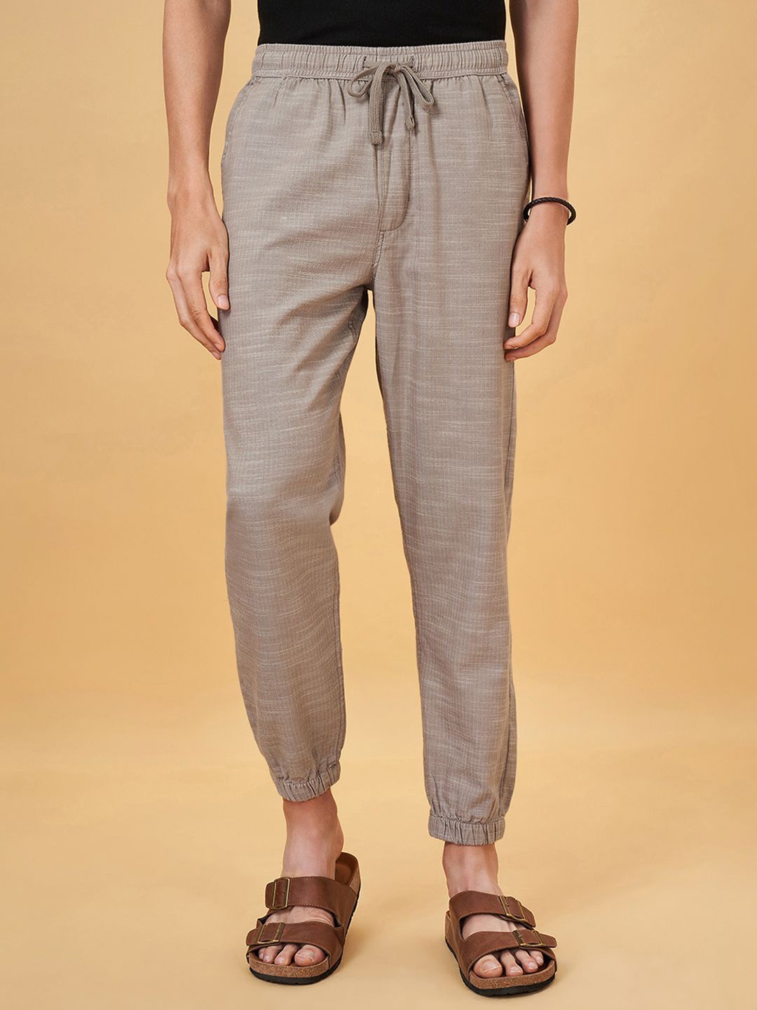 

7 Alt by Pantaloons Men Mid-Rise Cotton Joggers Trousers, Grey