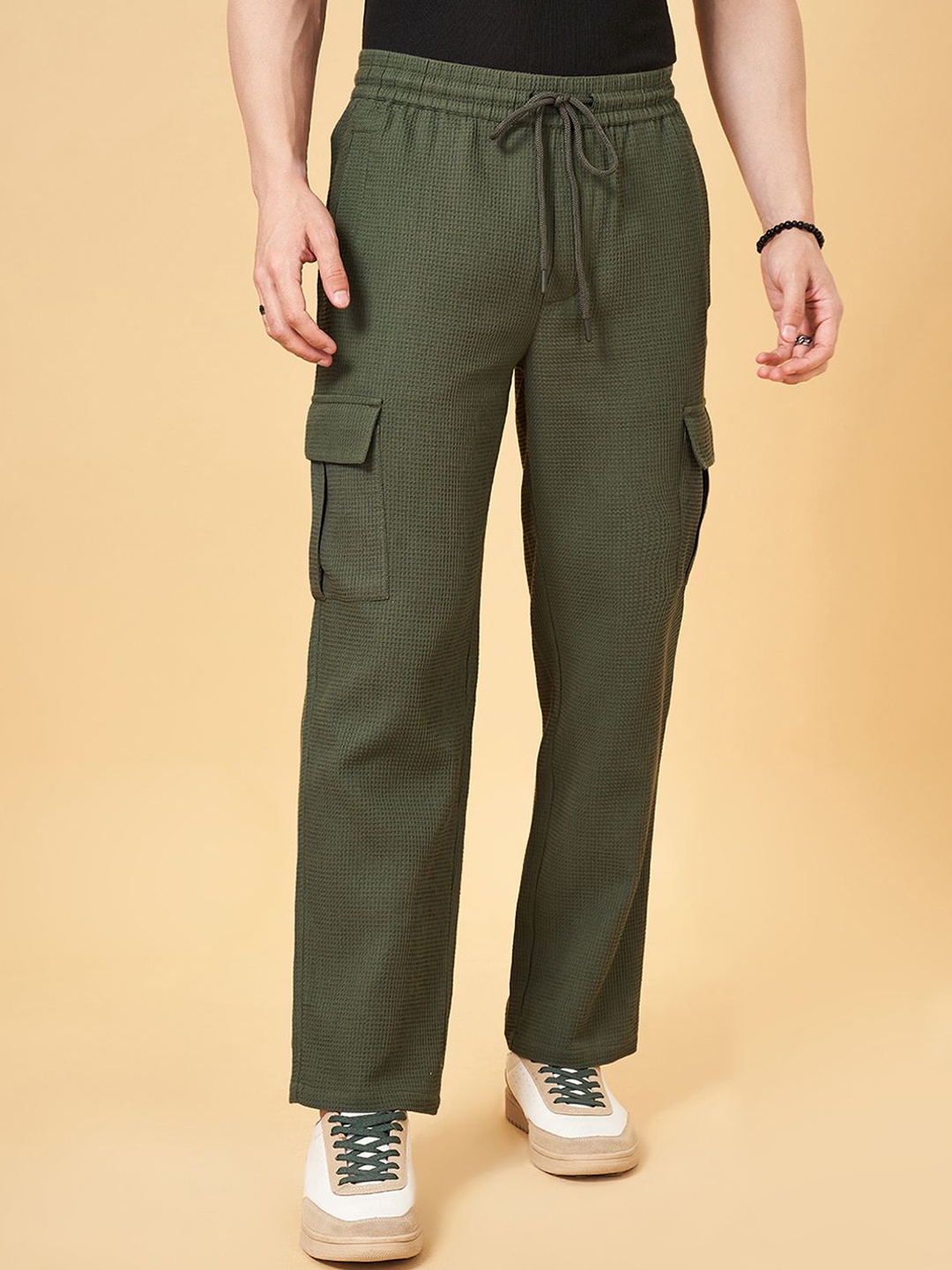 

People Men Straight Fit Mid-rise Cargos Trousers, Green