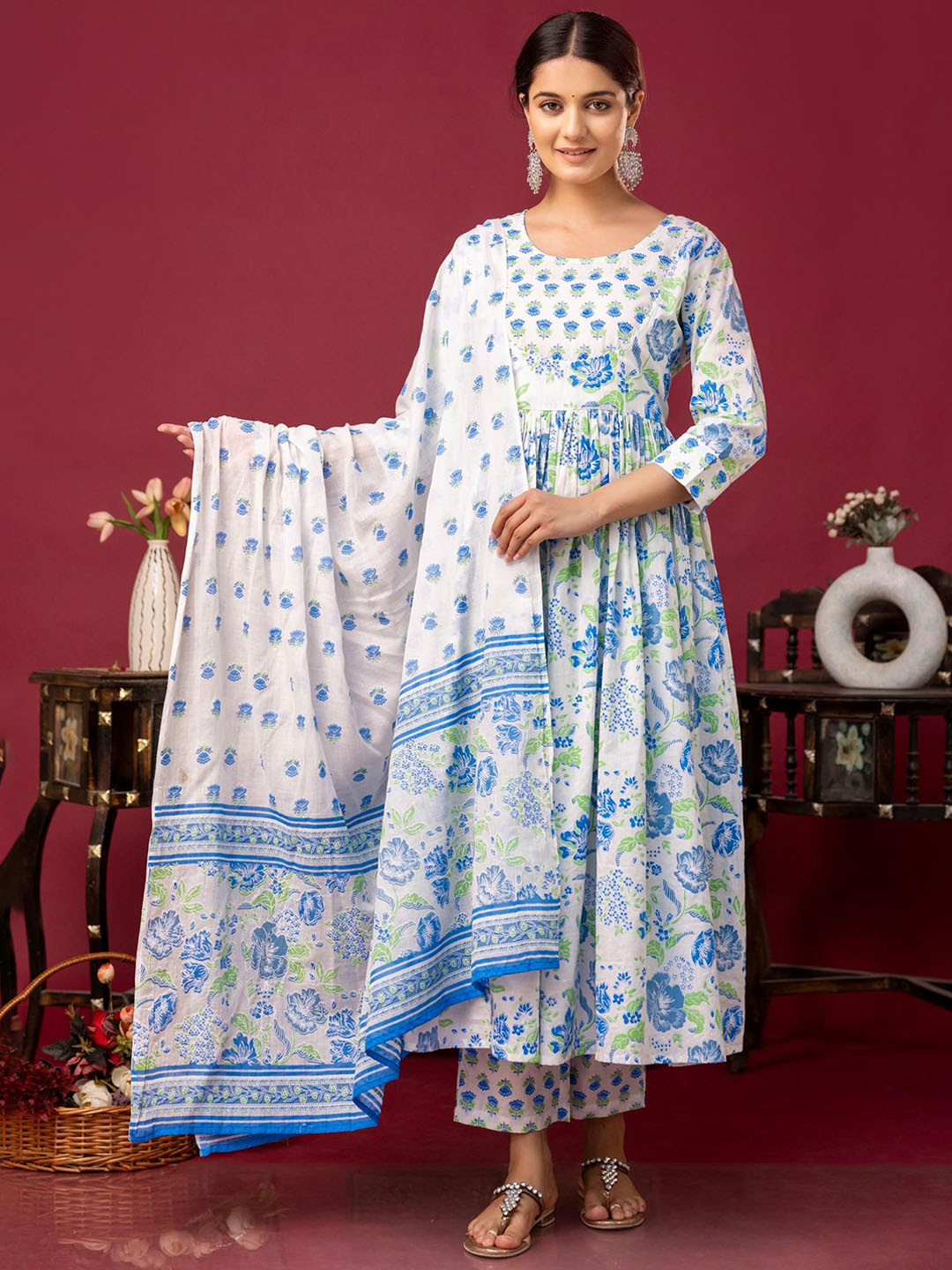 

mokshi Floral Printed Pure Cotton Kurta with Palazzos & Dupatta, Blue