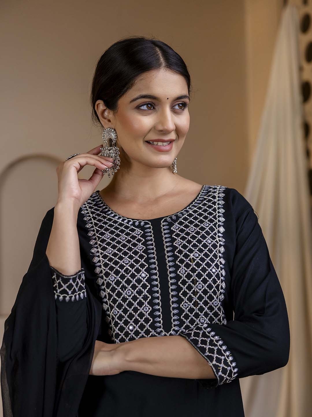 

mokshi Floral Yoke Design Regular Mirror Work Kurta with Trousers & Dupatta, Black