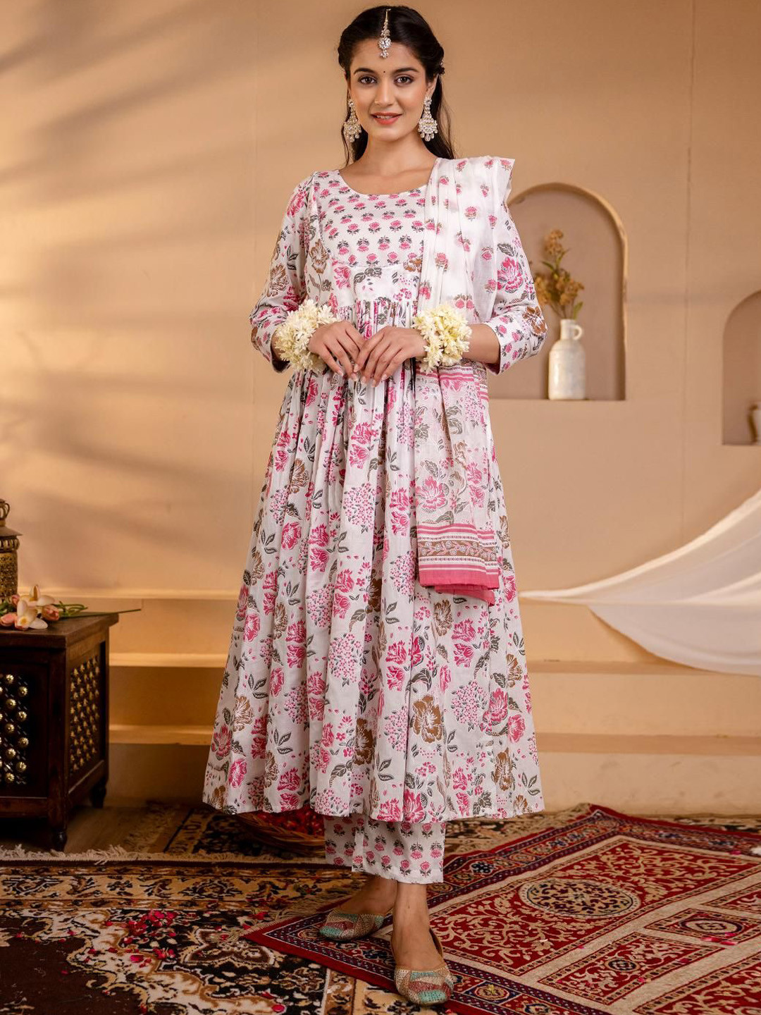 

mokshi Floral Printed Pure Cotton Kurta with Palazzos & Dupatta, Pink