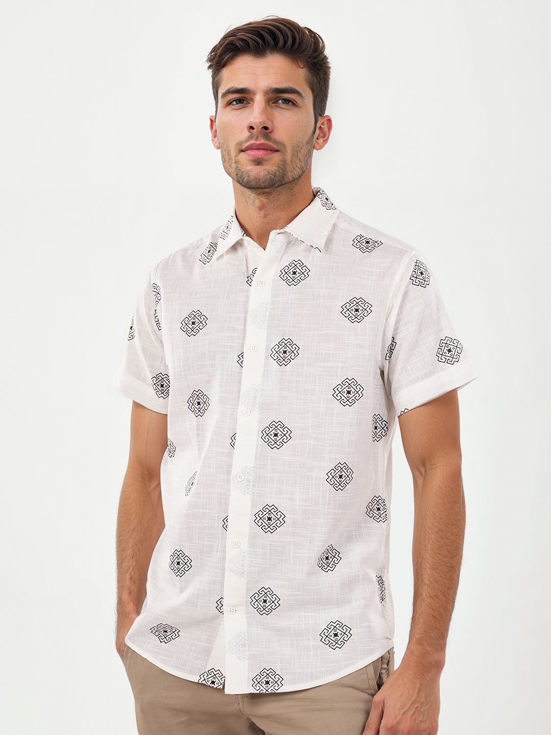 

Celio Men Classic Spread Collar Regular Fit Printed Casual Shirt, White
