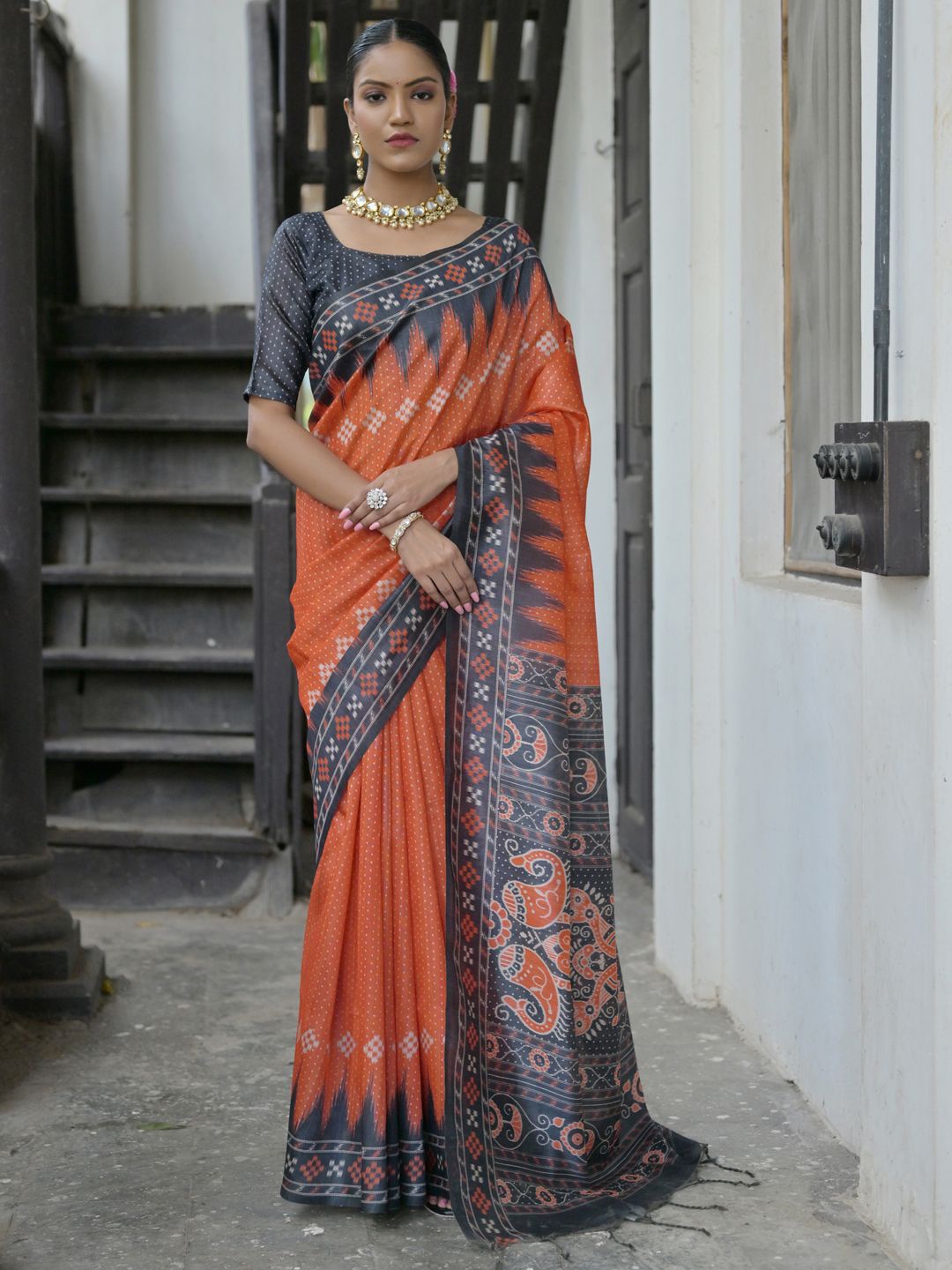 

Panzora Ethnic Motifs Printed Saree, Orange