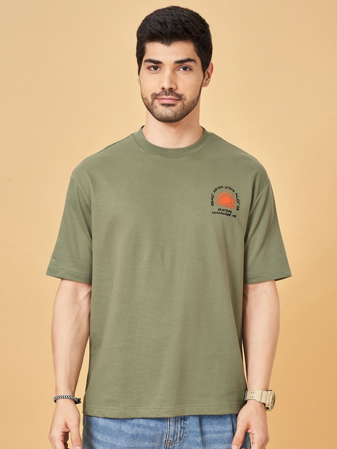 

People Men Extended Sleeves Applique Boxy T-shirt, Olive