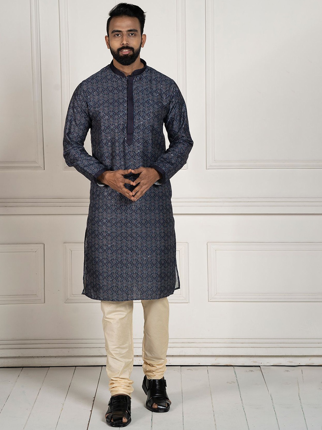 

KHAAS Floral Woven Design Mandarin Collar Thread Work Straight Pure Cotton Kurta, Navy blue