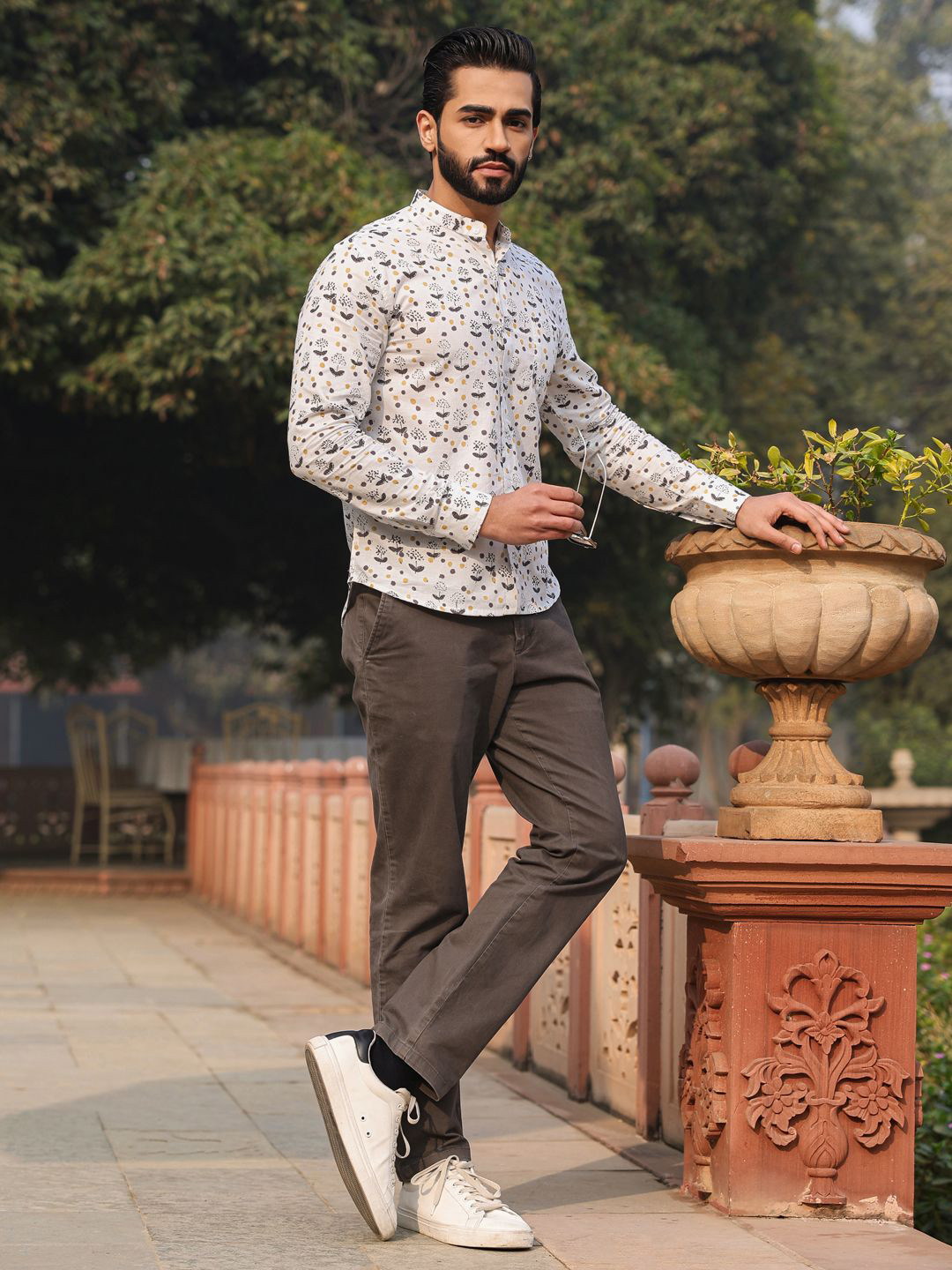 

SAY Men Straight Opaque Printed Casual Shirt, Off white