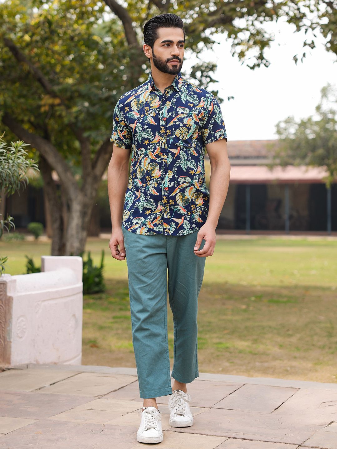 

SAY Men Straight Floral Printed Casual Shirt, Navy blue