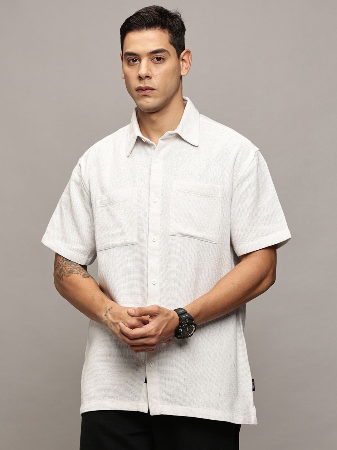

The Roadster Lifestyle Co Men Spread Collar Casual Oversized Shirt, White