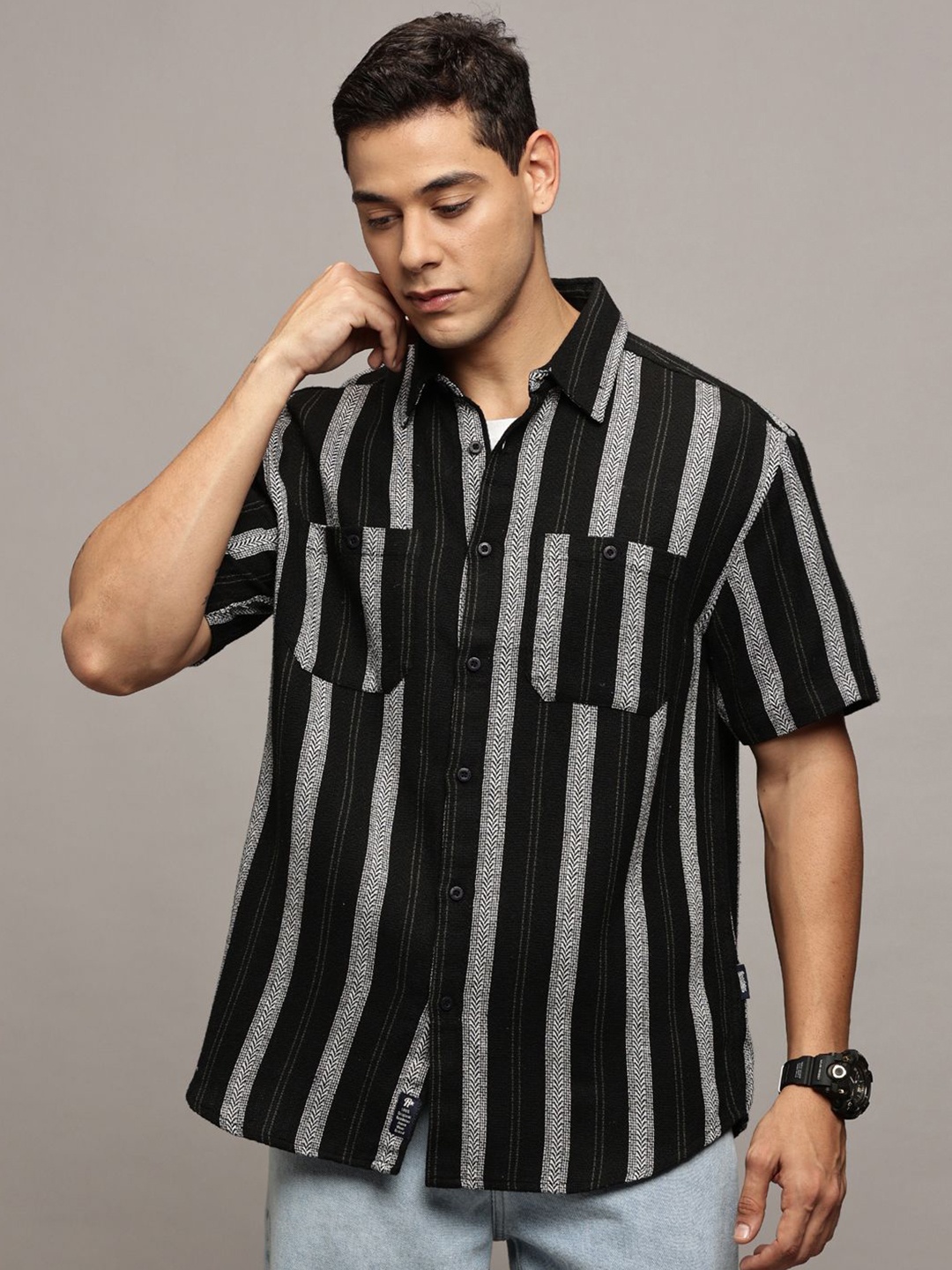 The Roadster Lifestyle Co Men Striped Pure Cotton Oversized-Fit Shirt, Black