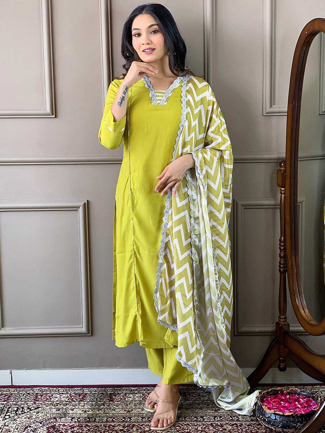

NIZA FASHION Embroidered Regular Thread Work Kurta with Trousers & With Dupatta, Olive