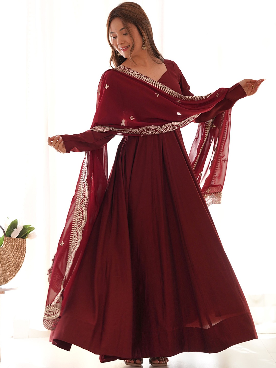 

NIZA FASHION Regular Kurta with Trousers & With Dupatta, Maroon