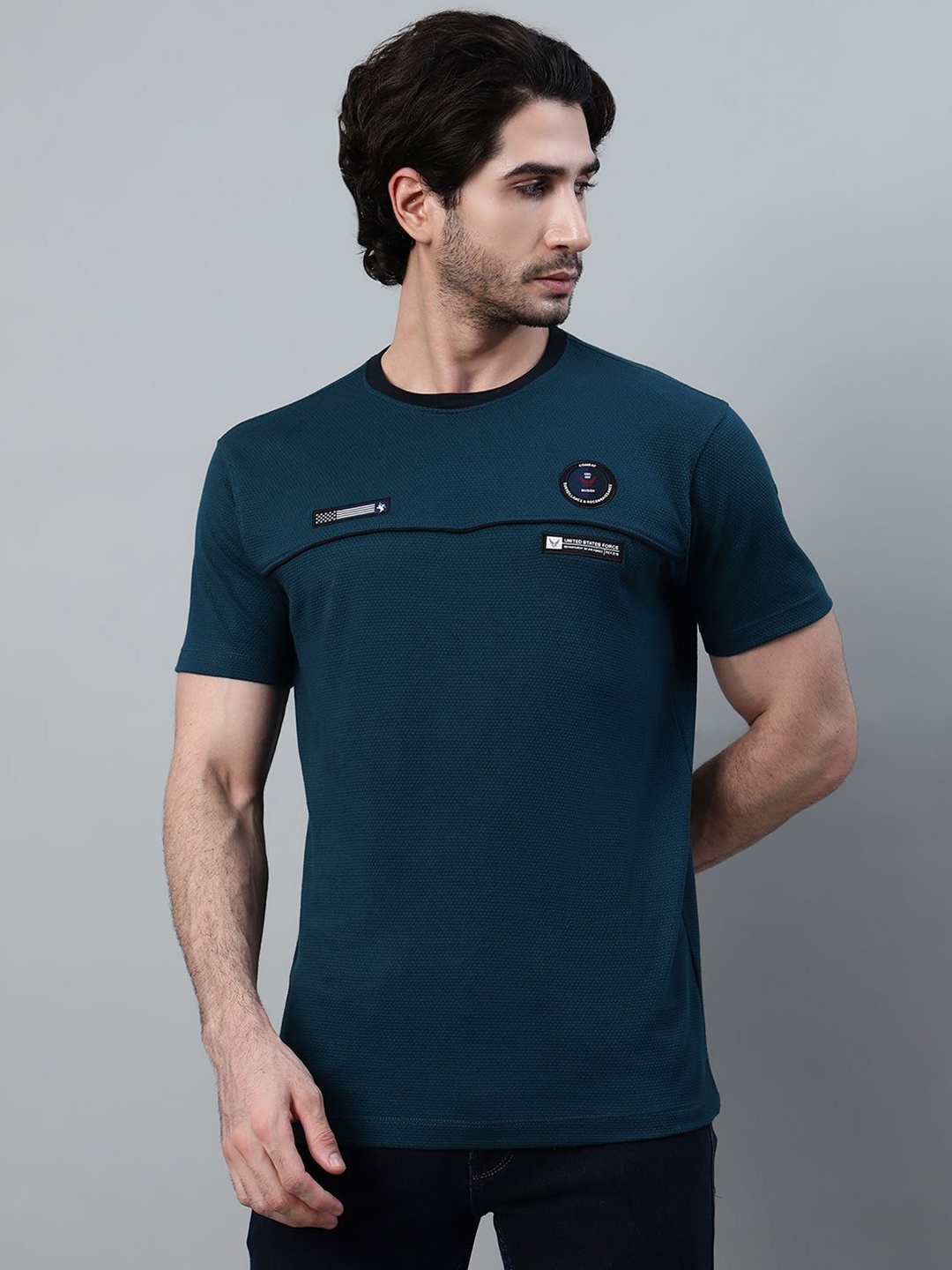 

Cantabil Men Solid Round Neck Cotton T-Shirt, Teal