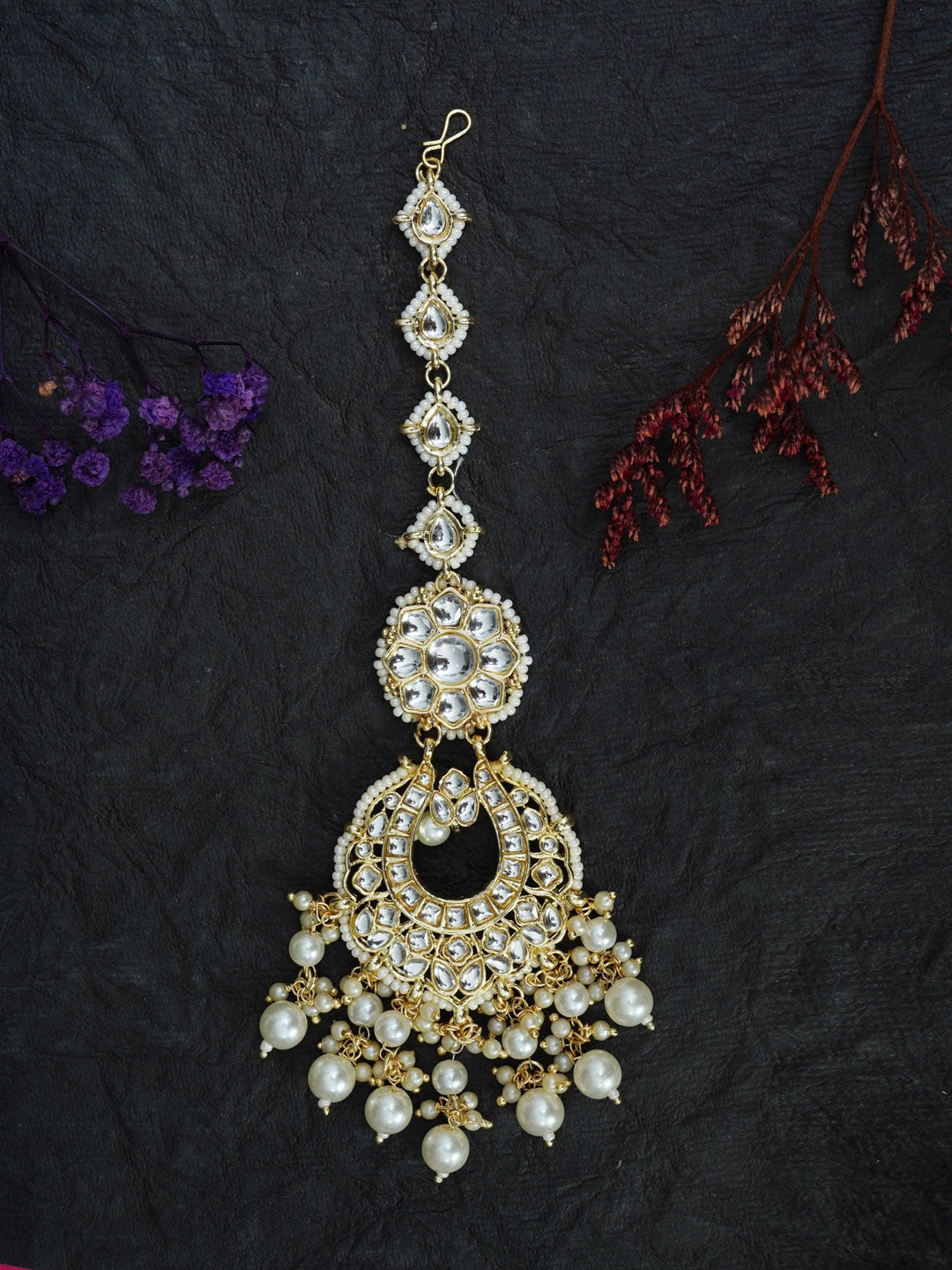 

Designbox Kundan-Studded Maang Tikka, Gold