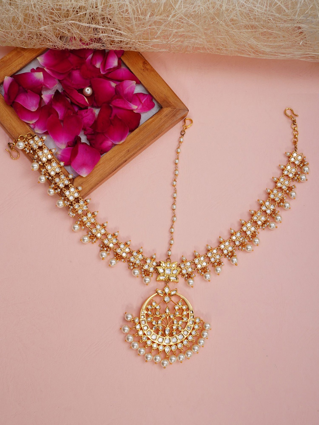 

Designbox Kundan-Studded & Pearl-Beaded Matha Patti, Gold