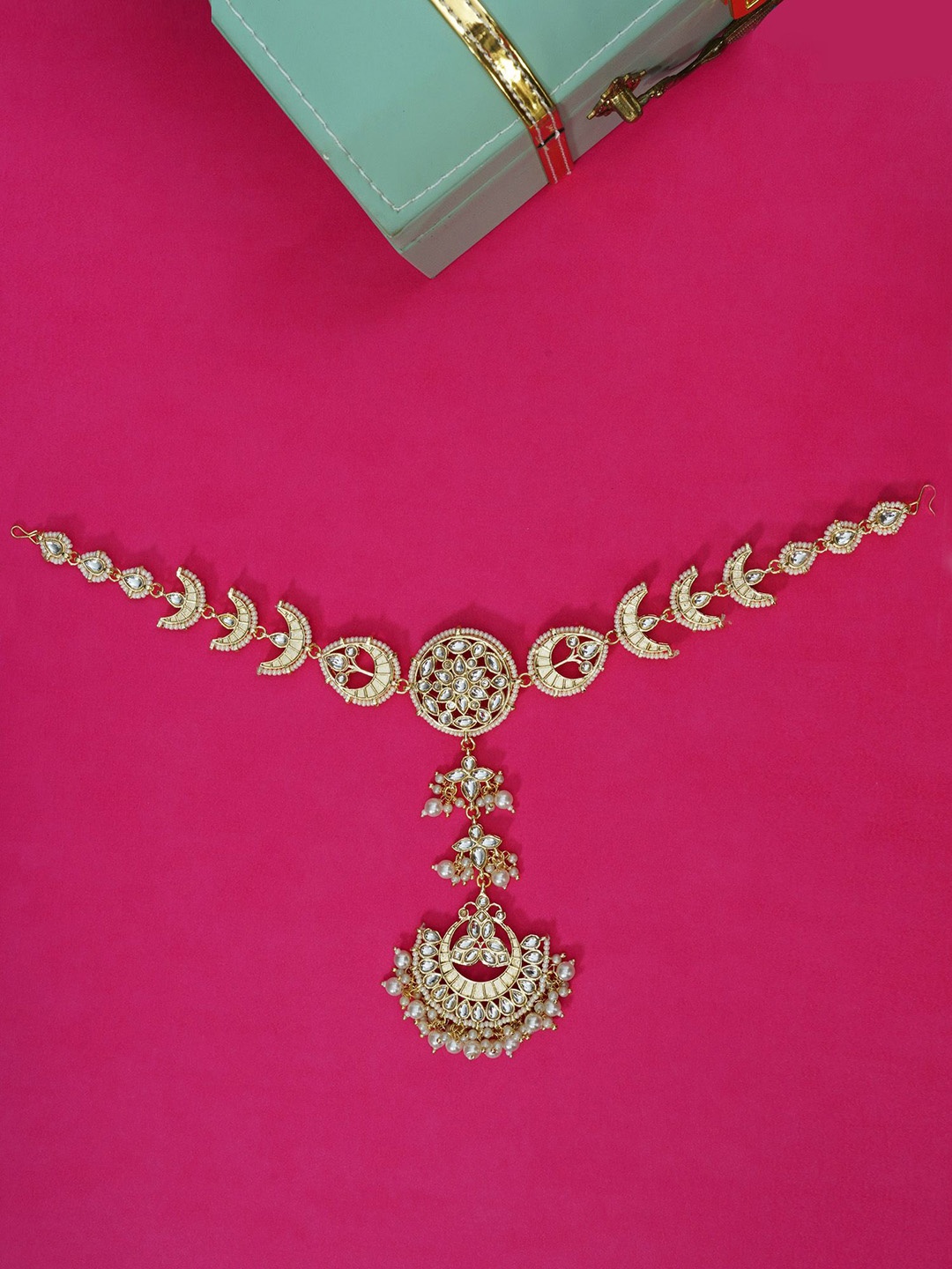 

Designbox Kundan-Studded Matha Patti, Gold