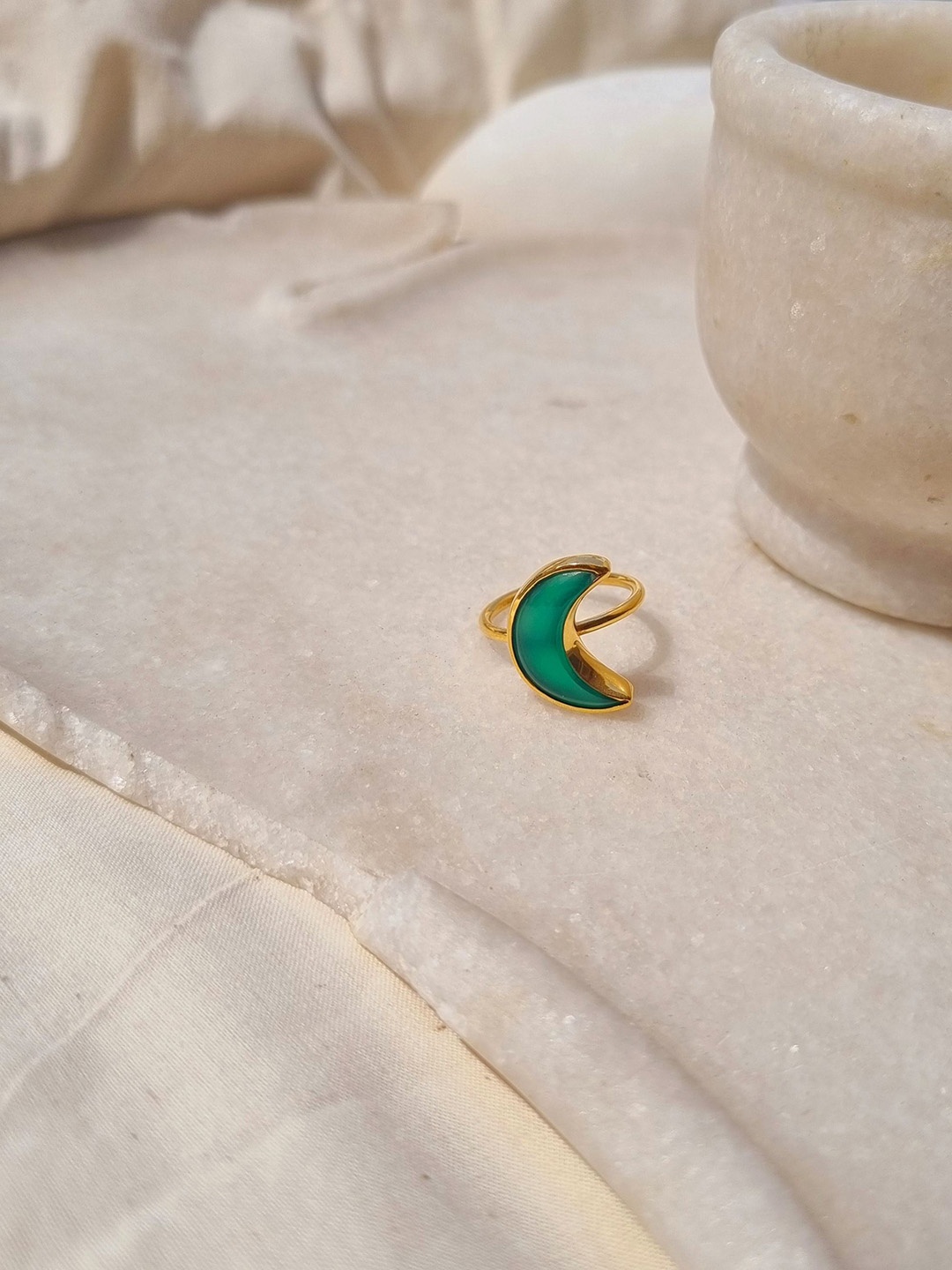

Kirikiri 22KT Gold Plated Onyx Studded Adjustable Finger Ring
