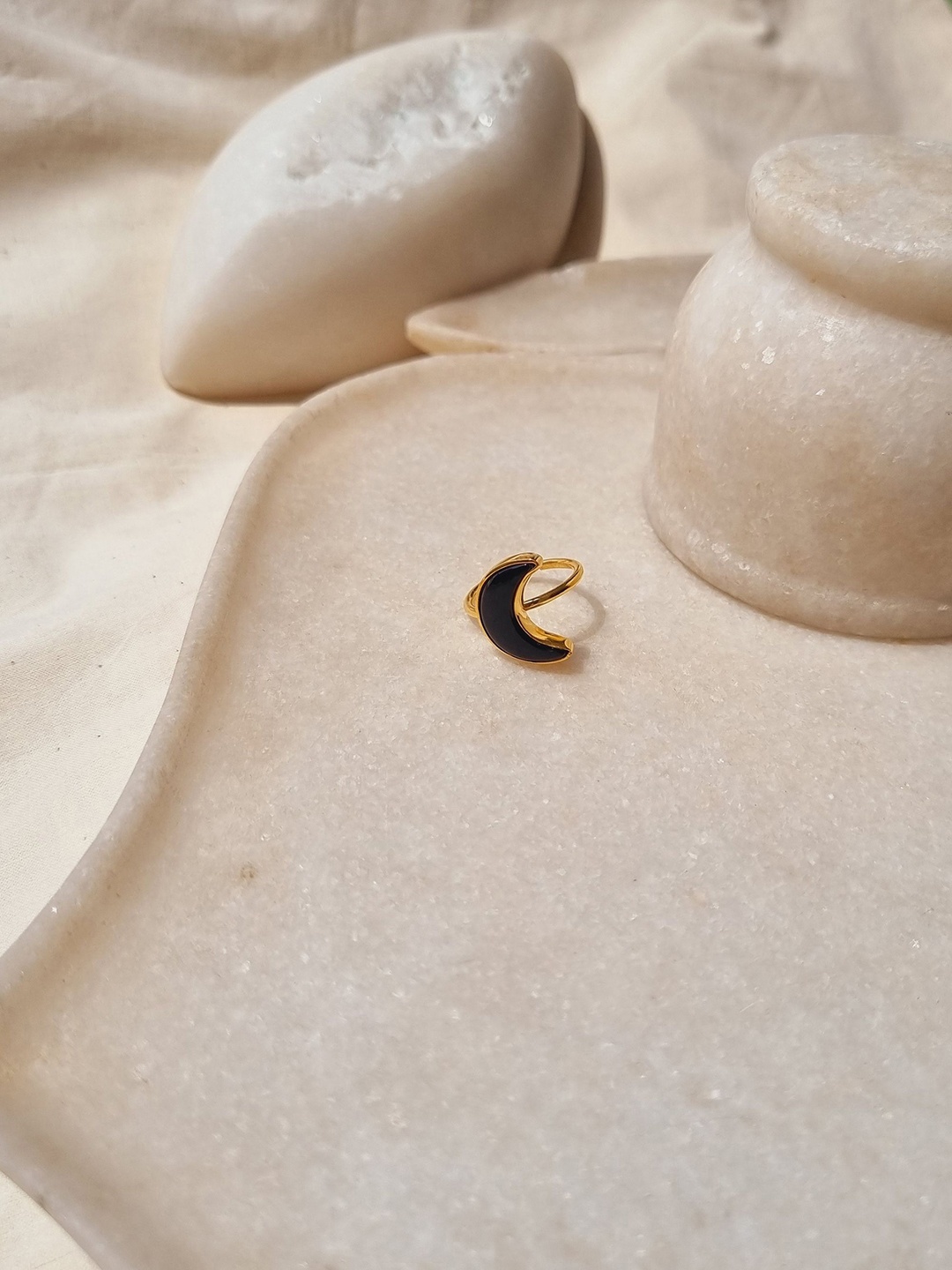 

Kirikiri 22KT Gold Plated Onyx Studded Adjustable Finger Ring