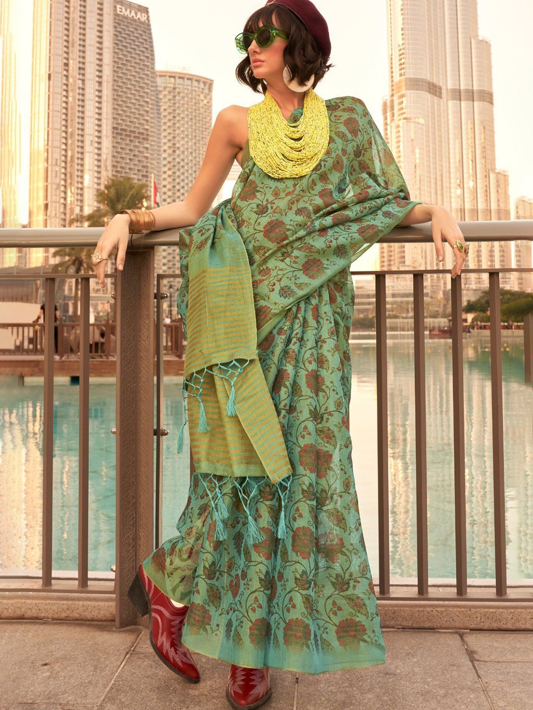 

MySilkLove Floral Printed No Border Saree, Green