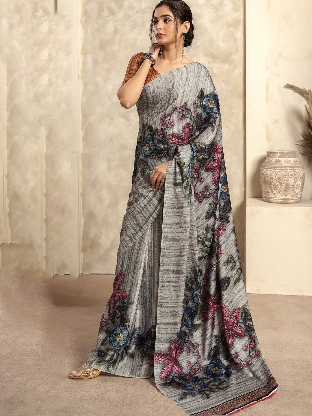 

MySilkLove Ethnic Motifs Printed No Border Saree, Grey