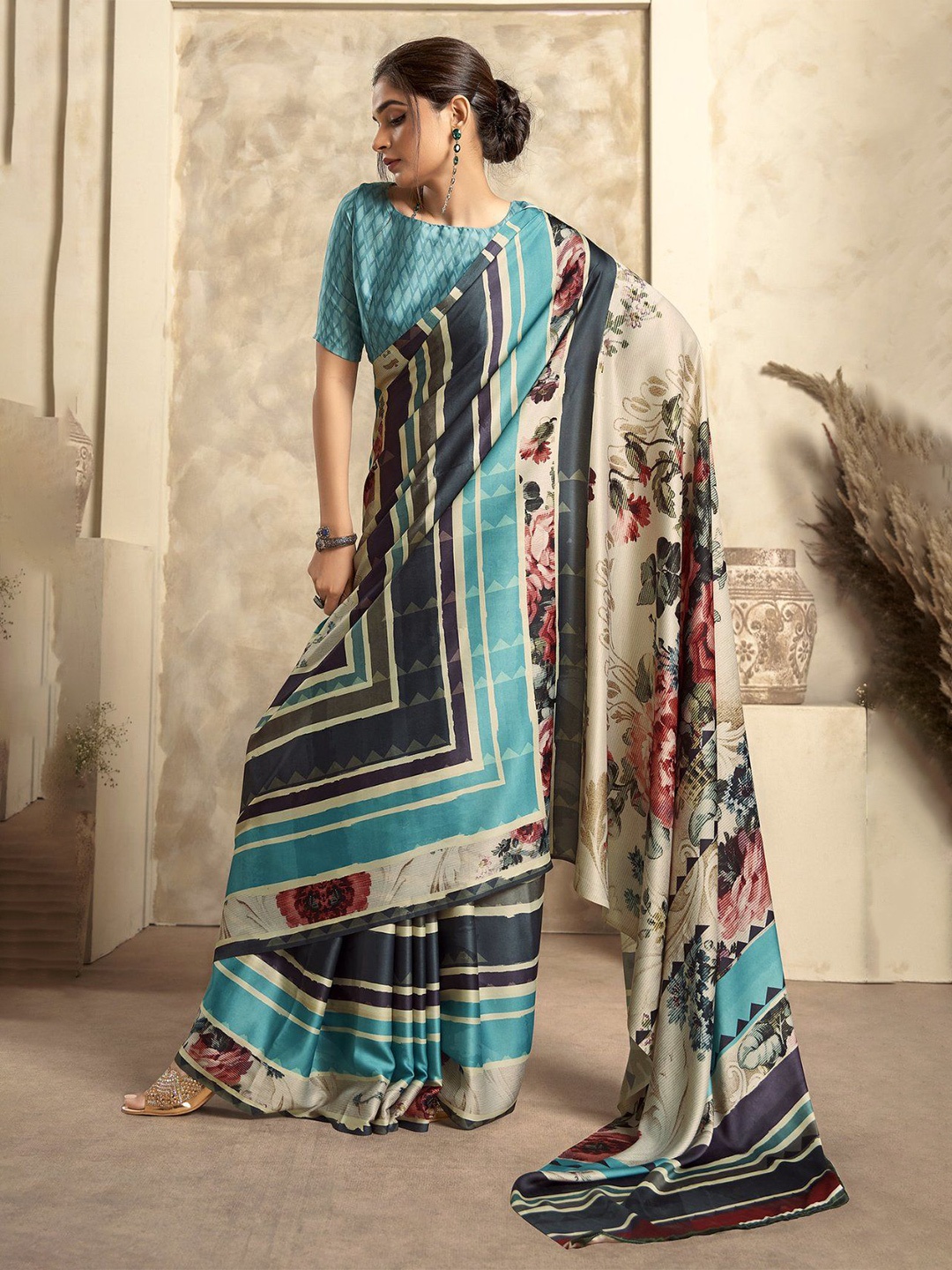 

MySilkLove Abstract Printed No Border Saree, Blue