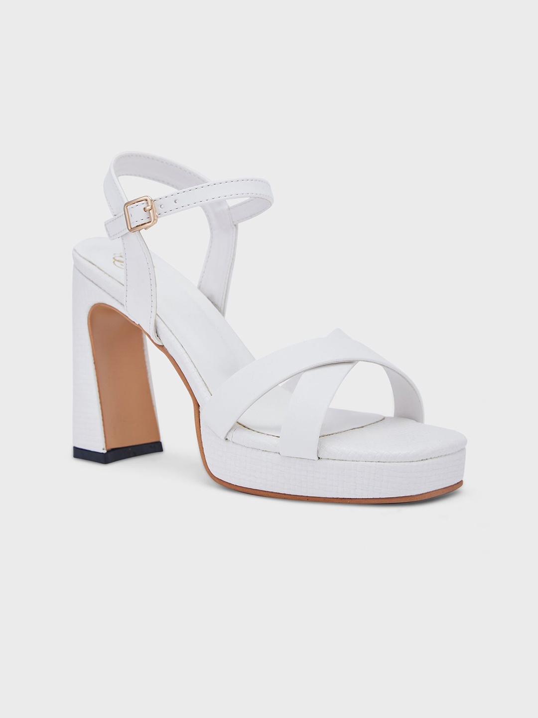 

Sole To Soul Women Block Sandals, White