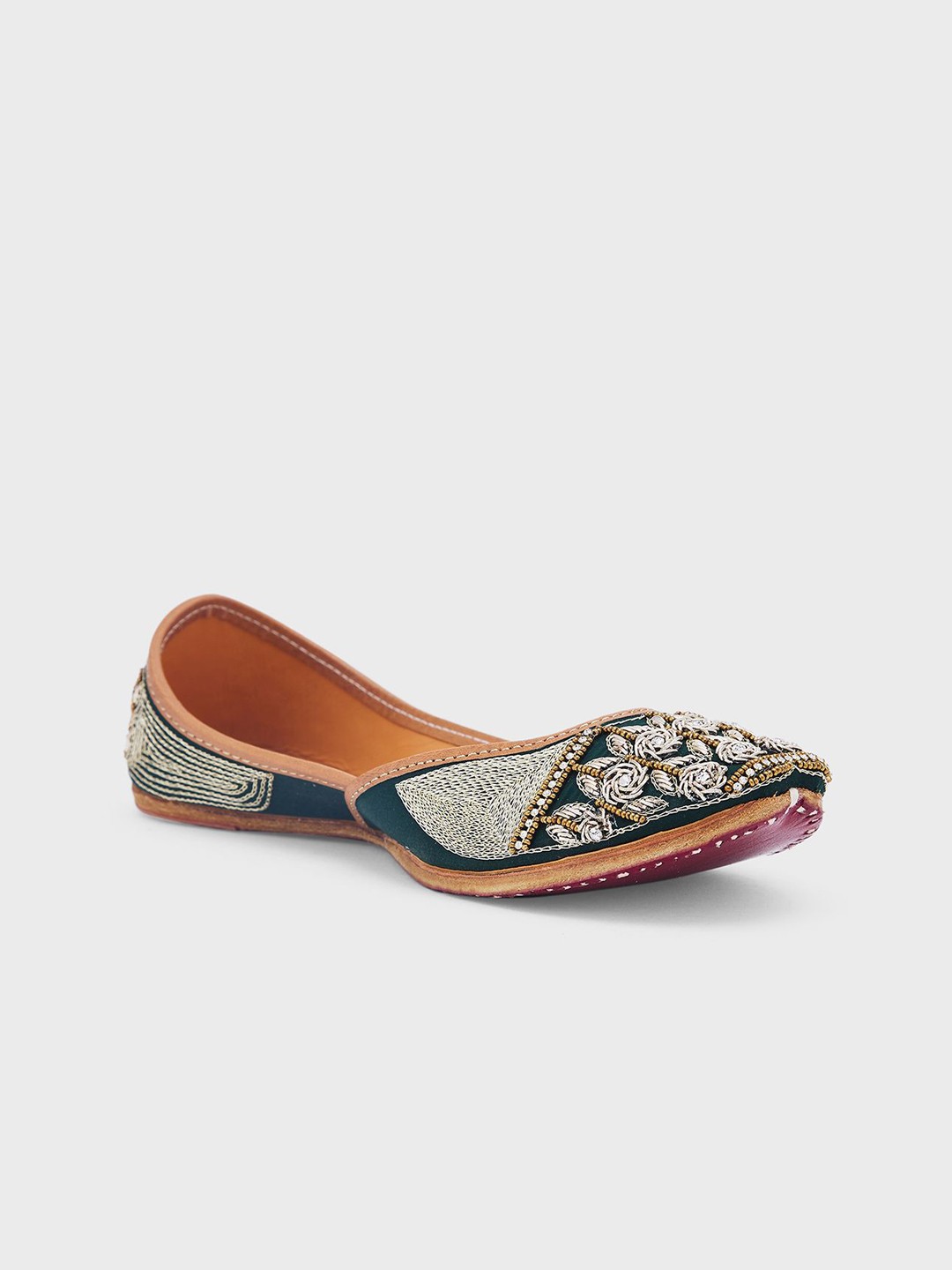 

Sole To Soul Women Embellished Ethnic Mojaris Flats, Green