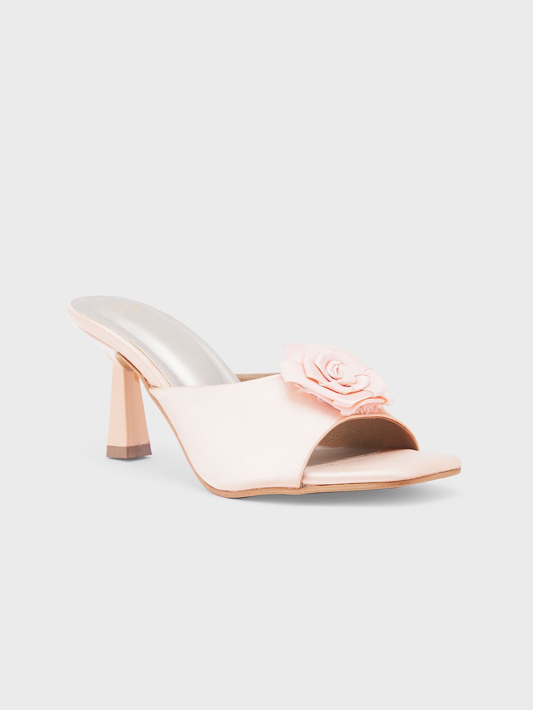 

Sole To Soul Women Slim Heeled Pumps, Peach