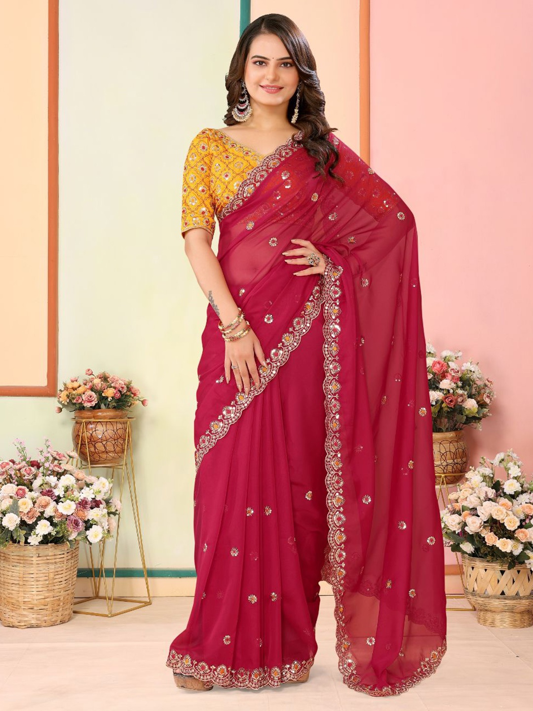 

VAIRAGEE Embellished Sequinned Saree, Red