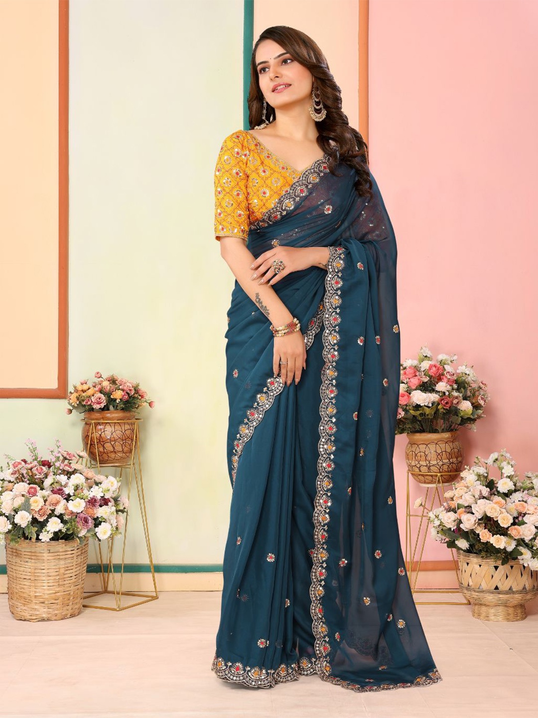 

VAIRAGEE Embellished Sequinned Saree, Teal