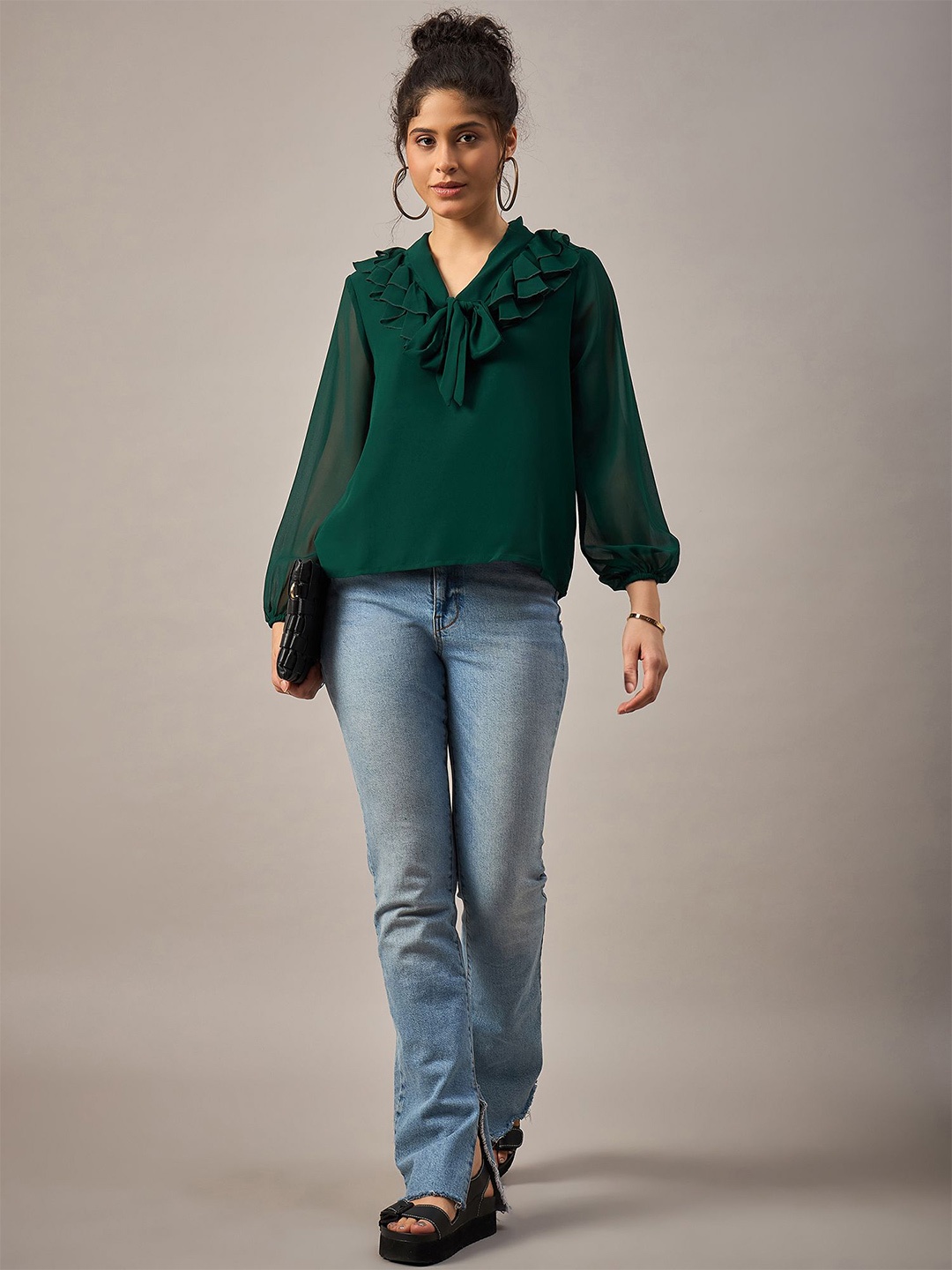 

The Roadster Life Co. Women Solid V-Neck Polyester Top, Green