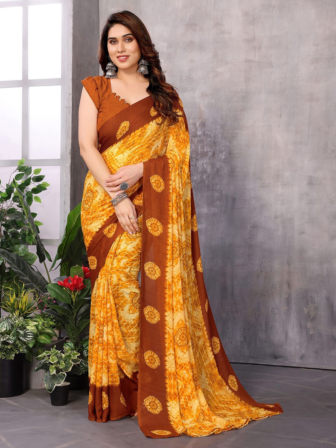 

Moda Rapido Geometric Printed Pure Georgette Saree, Gold