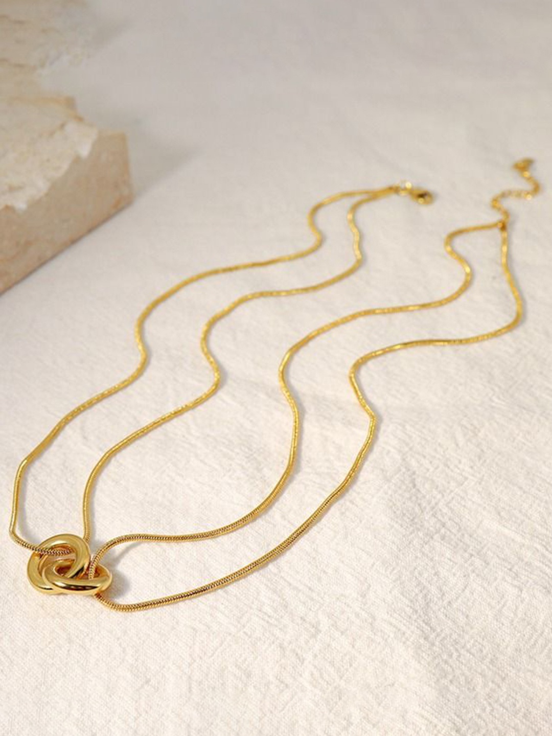 

VIEN Gold-Plated Stainless Steel Interlocking Collarbone Layered Chain