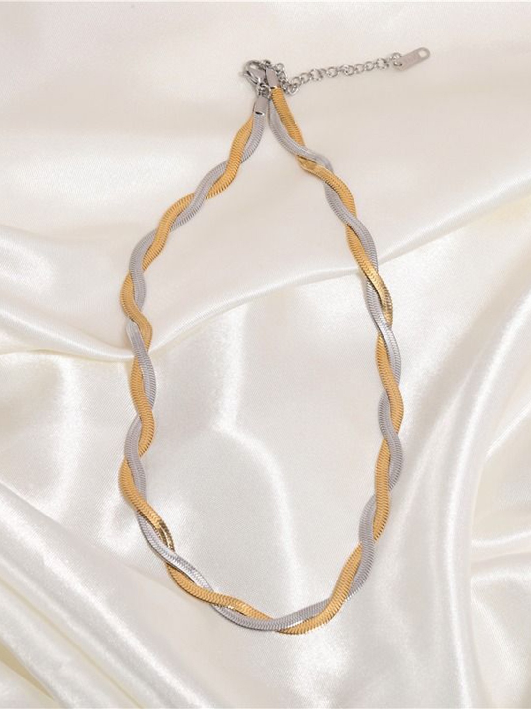 

VIEN Gold-Plated Stainless Steel Twisted Herringbone Flat Snake Chain