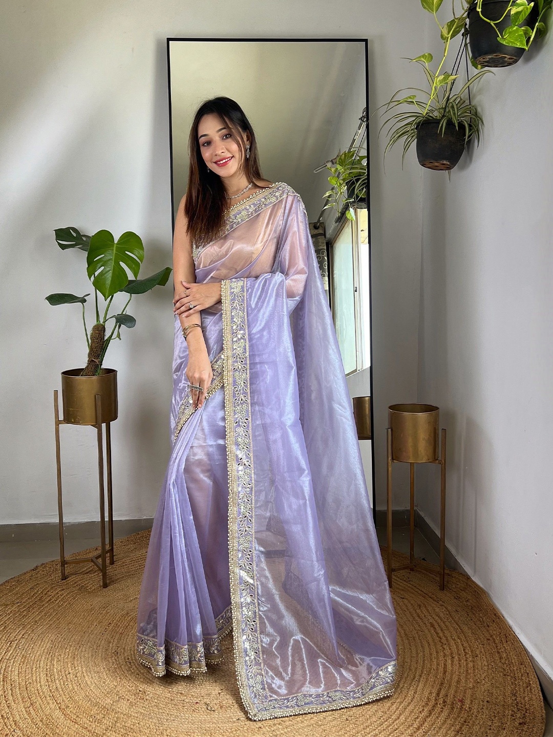 

Munir Solid Embroidered Saree, Purple