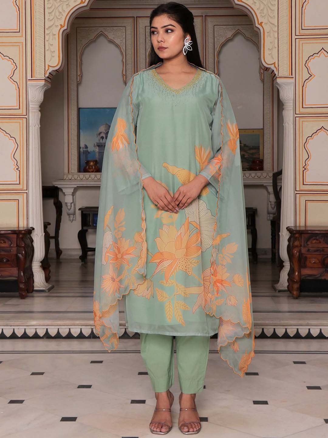 

VAASVA JAIPUR Floral Printed Beads & Stones Straight Kurta With Trousers & Dupatta, Green