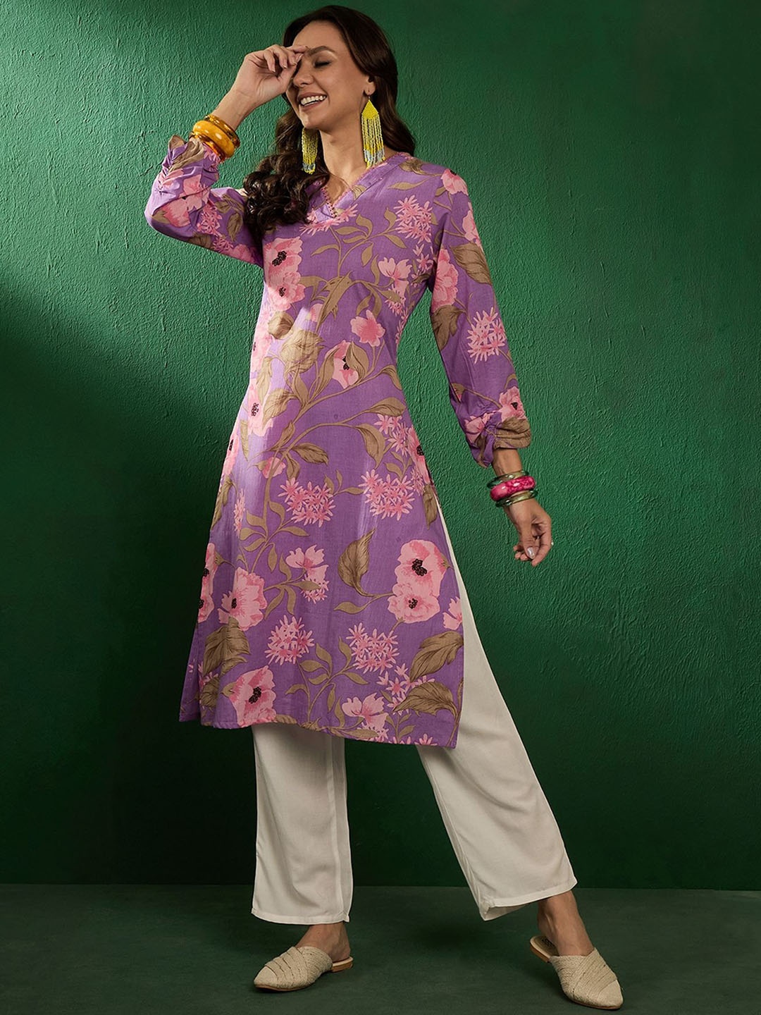 

Sangria V Neck Floral Printed Cotton Straight Kurtas, Mauve