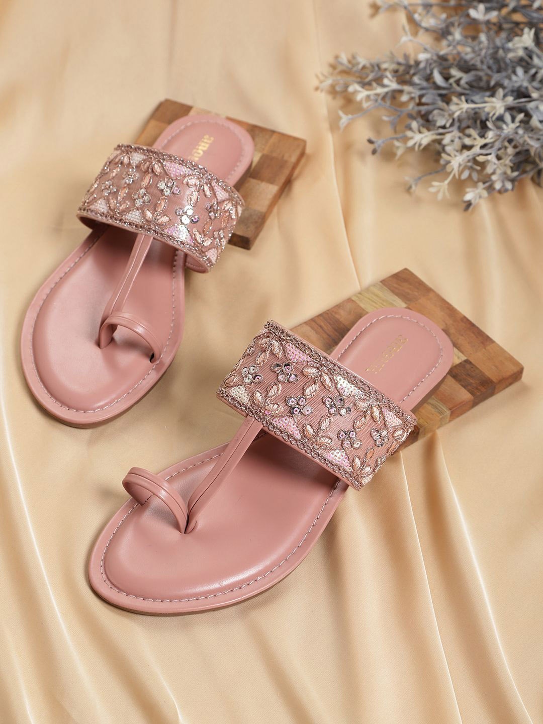

Anouk Women Ethnic - Embellished One Toe Flats, Peach