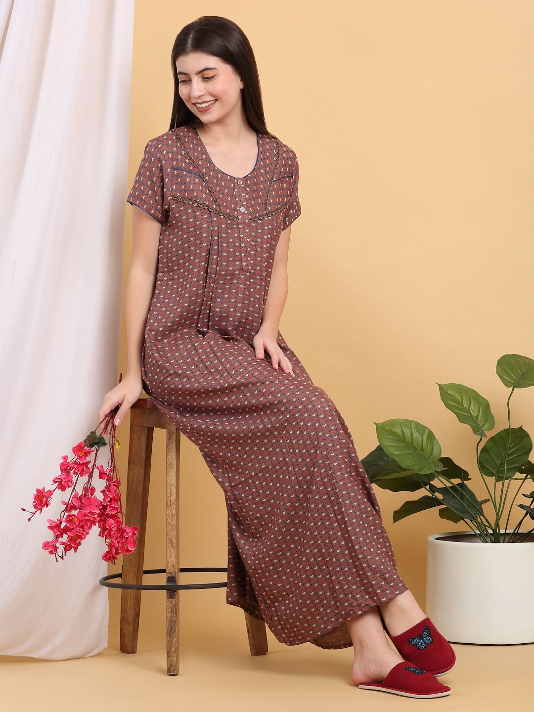 

Sweet Dreams Round Neck Printed Maxi Nightdress, Khaki