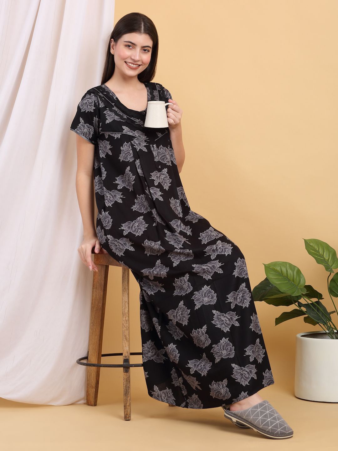 

Sweet Dreams Round Neck Print Maxi Nightdress, Black