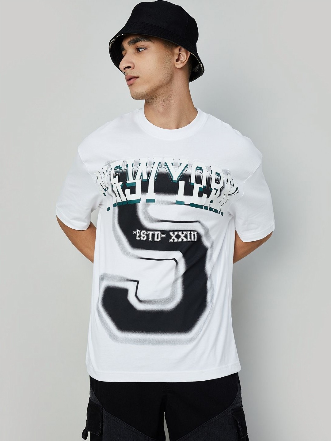 

Fame Forever by Lifestyle Men Printed Monochrome Applique T-shirt, White