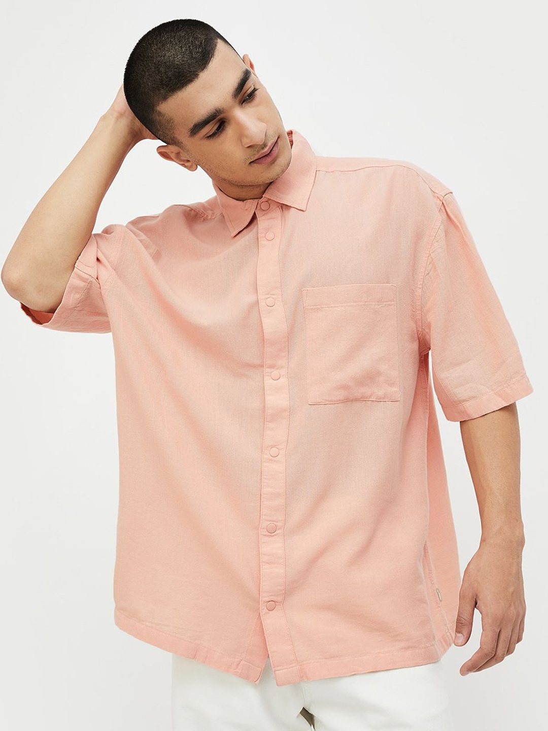 

Forca by Lifestyle Men Solid Spread Collar Casual Shirt, Peach