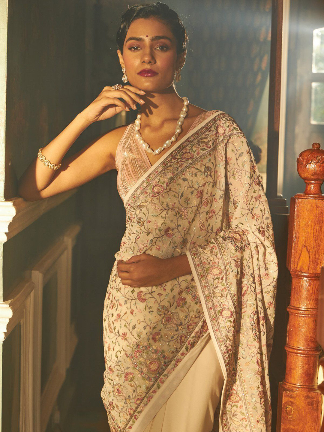 

Sabaahat Ethnic Motif Embroidered Pure Silk Saree, Off white