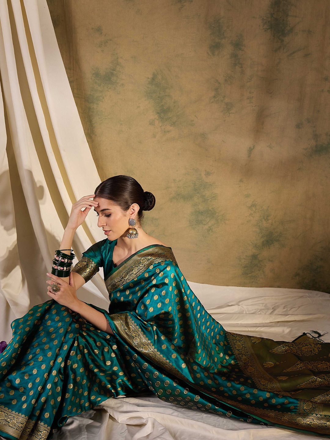 

Sangria Ethnic Motif Zari Woven Banarasi Saree with Blouse, Teal
